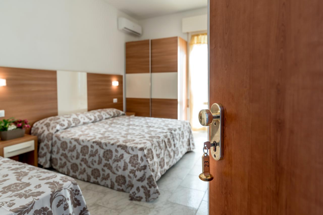 Hotel Vallechiara Lido Di Savio Eksteriør billede